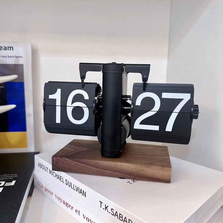 Retro Flip Digital Clock Battery Powered Mechanical Desk Display