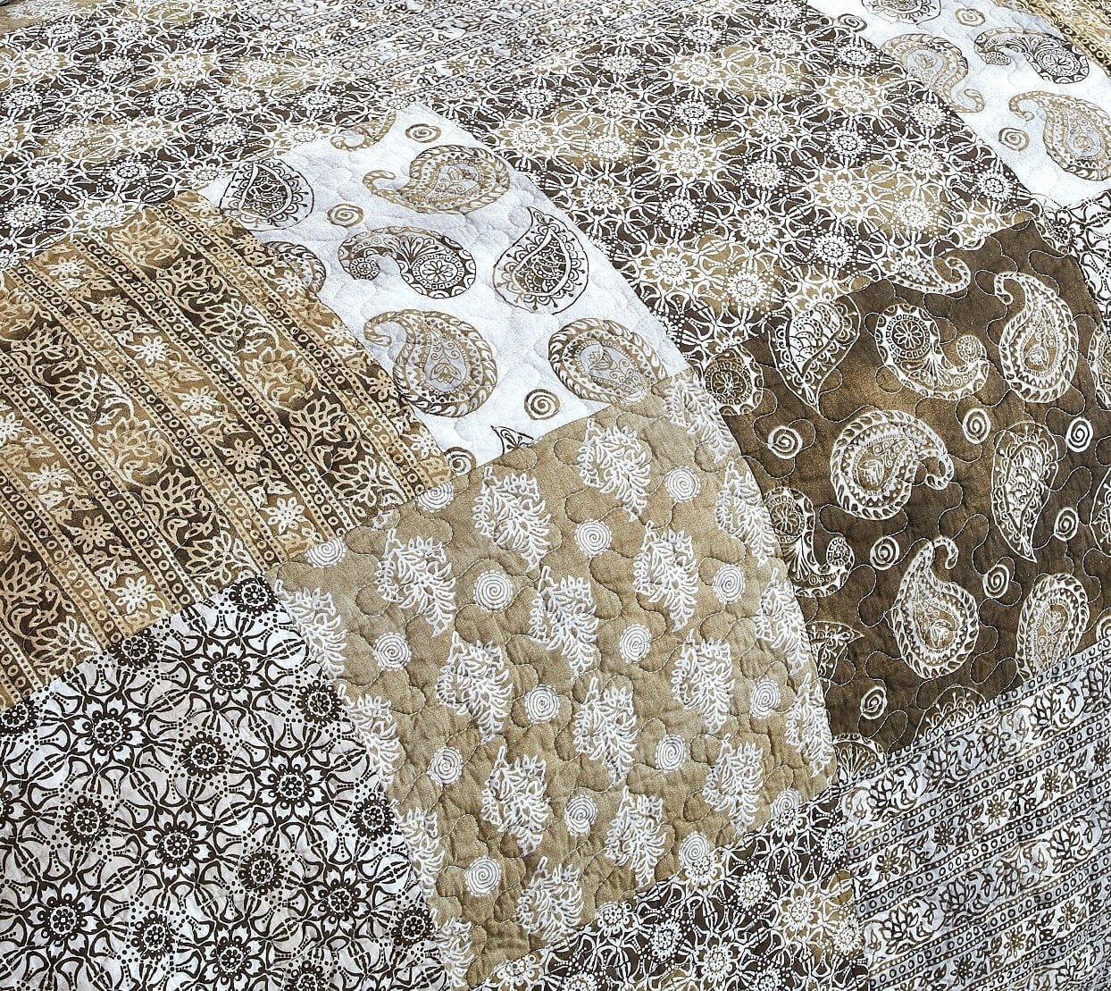 Bohemian Paisley Floral Olive Patchwork Bed in Bag Set