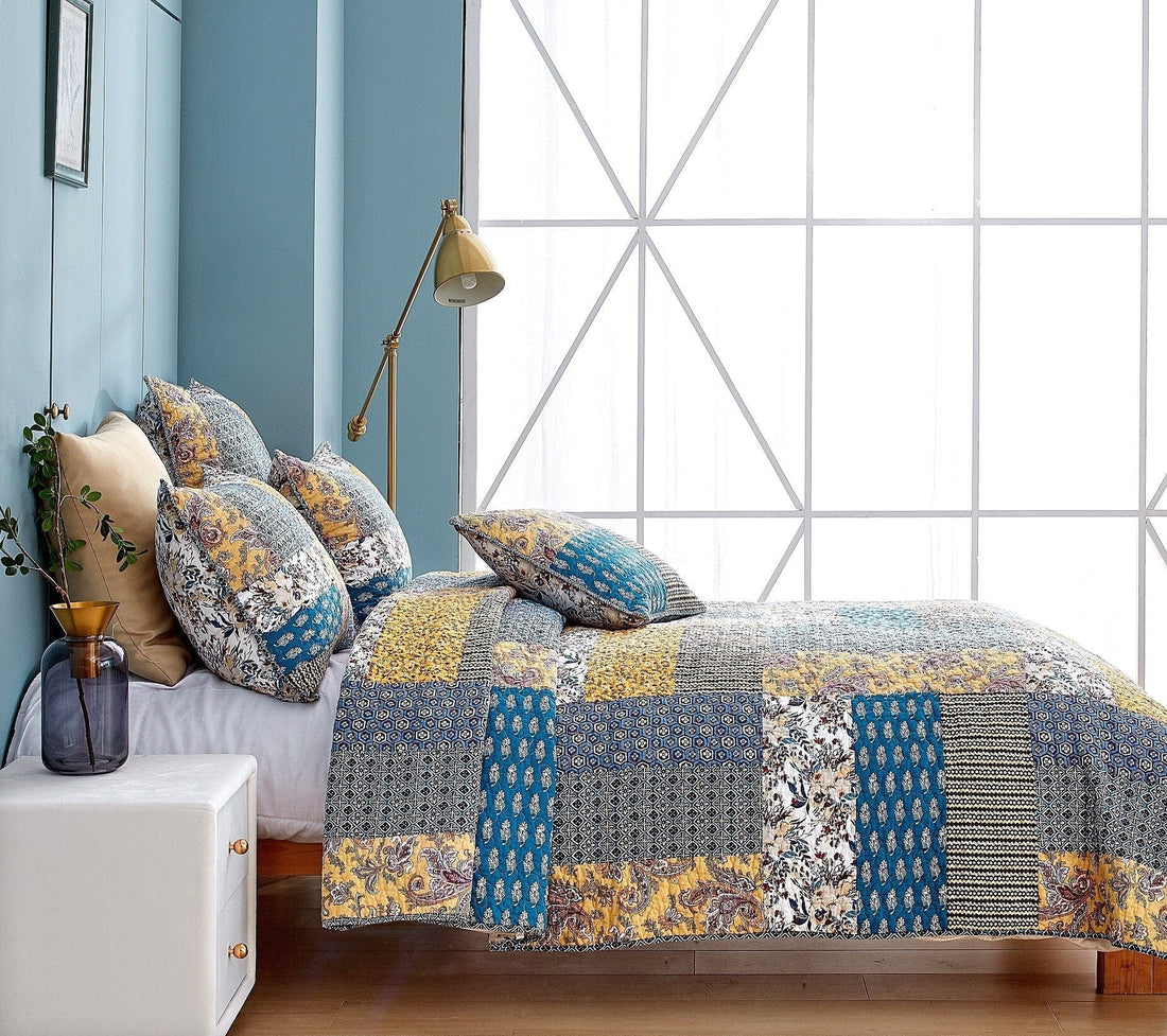 Honey Cove Floral Paisley Cottage Patchwork Bedspread Set