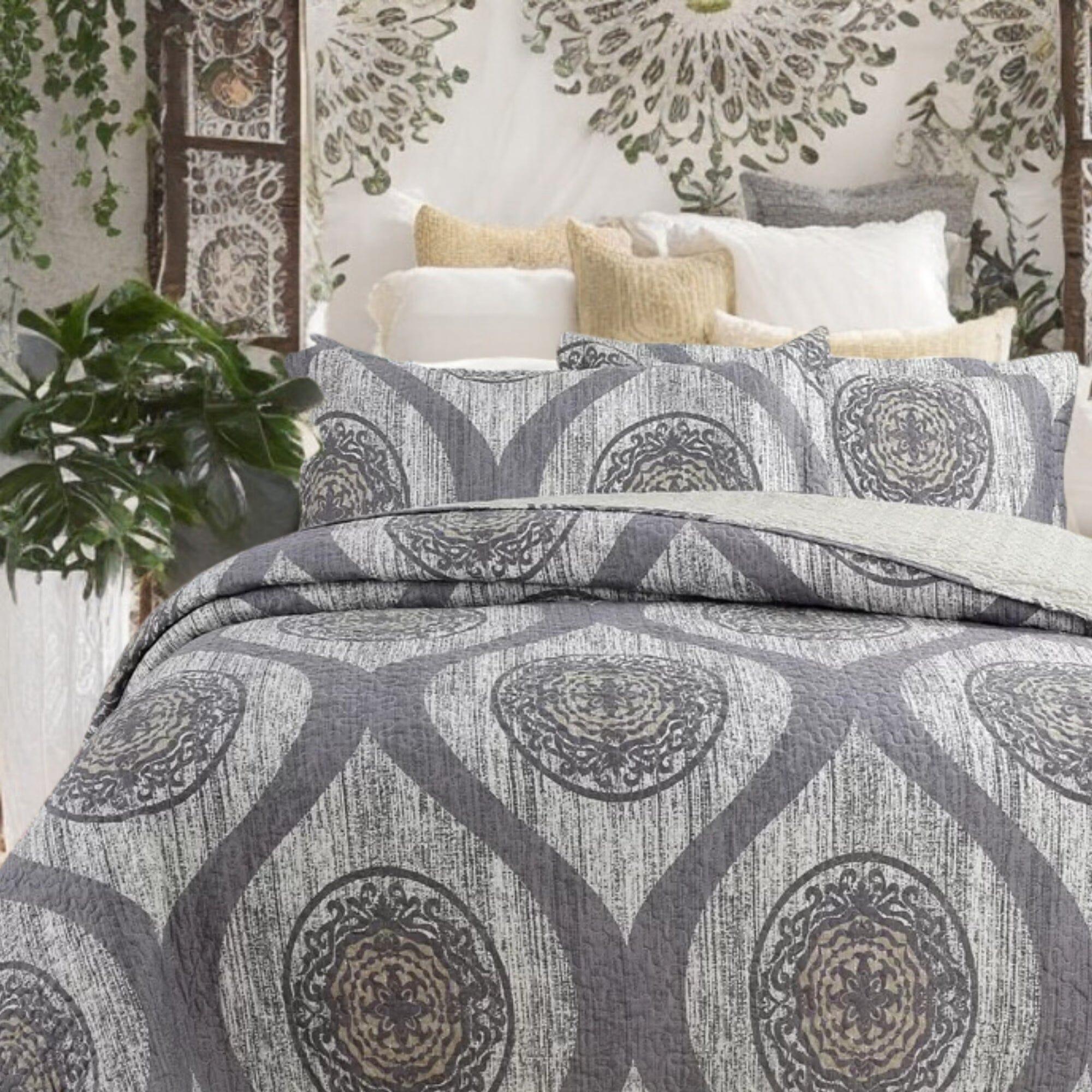 Rustic Grey Mosaic Medallion Quilted Reversible Bedspread Set Bedding