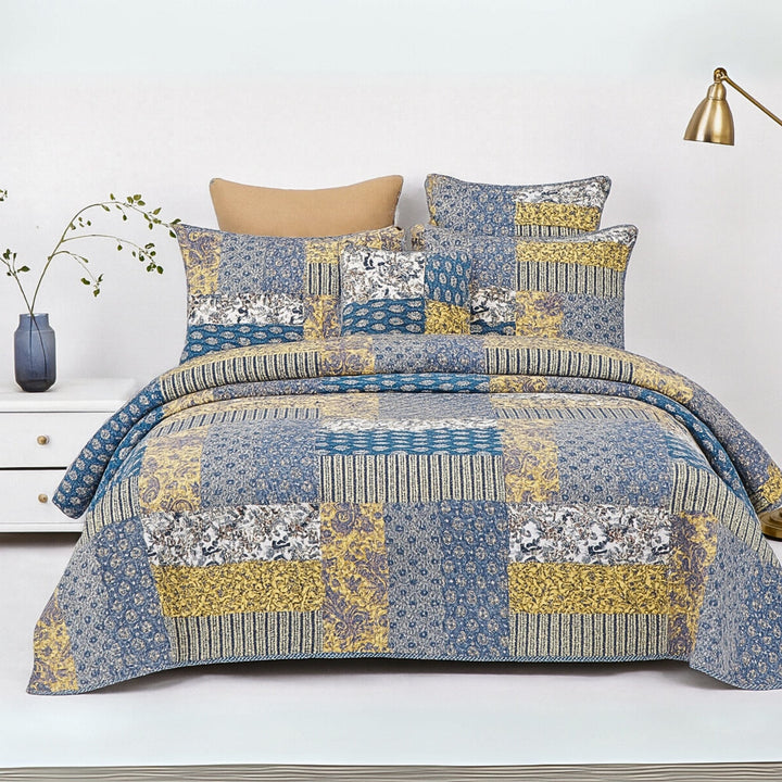 Honey Cove Floral Paisley Cottage Patchwork Bedspread Set