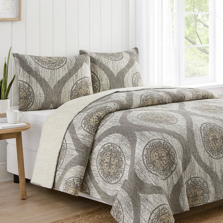 Rustic Grey Mosaic Medallion Quilted Reversible Bedspread Set Bedding