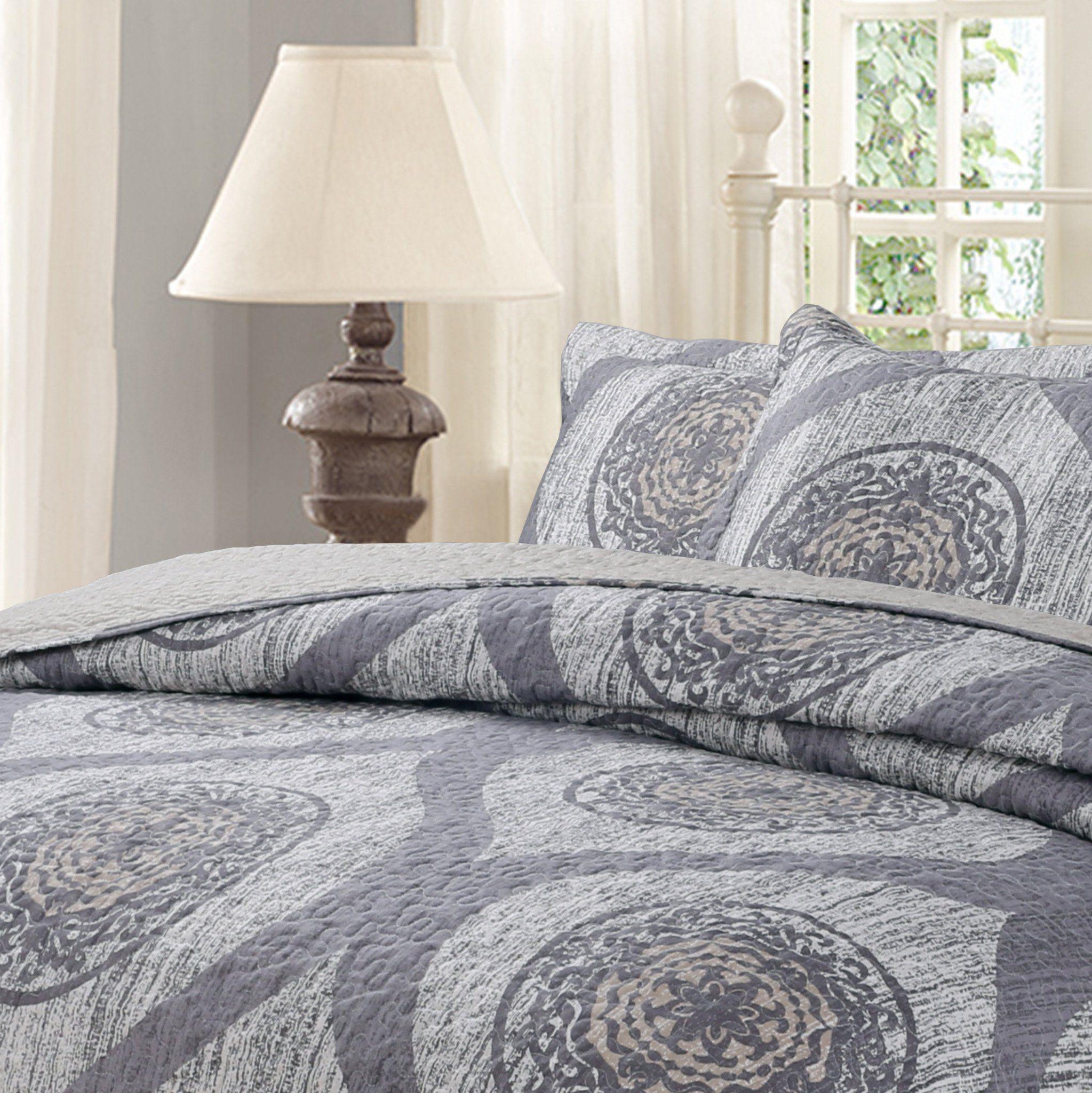 Rustic Grey Mosaic Medallion Quilted Reversible Bedspread Set Bedding
