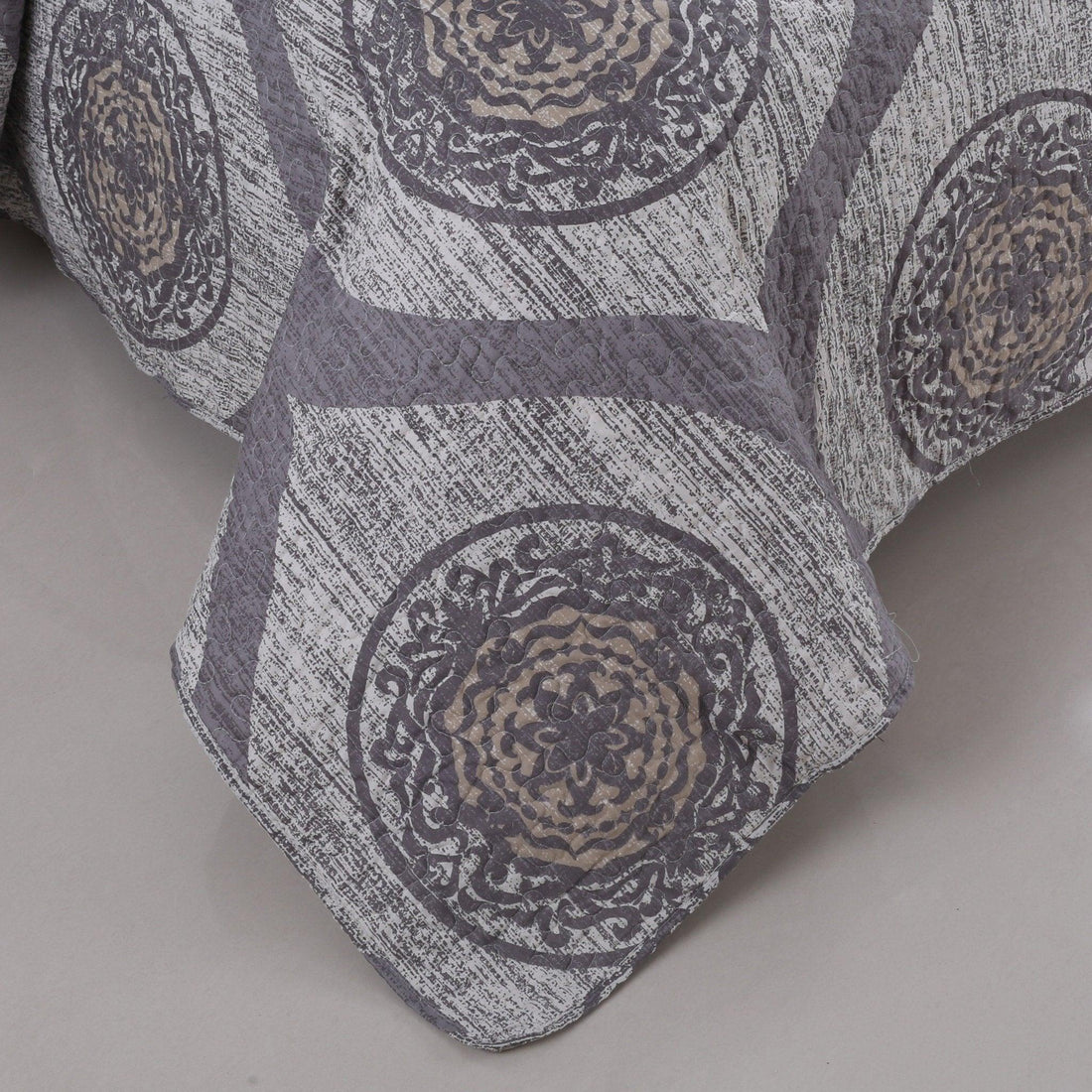 Rustic Grey Mosaic Medallion Quilted Reversible Bedspread Set Bedding